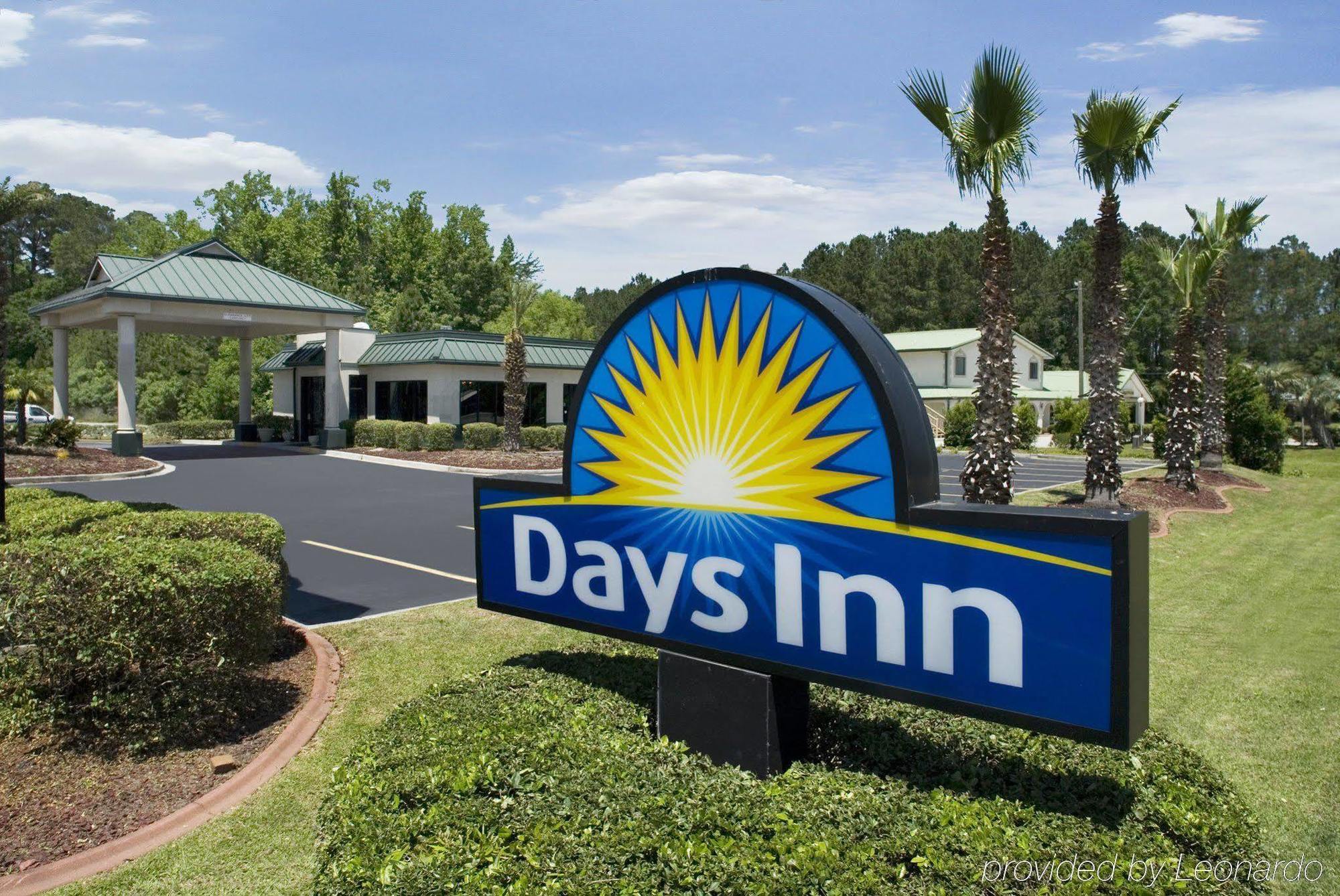 Days Inn By Wyndham Richmond Hill/Savannah Exterior photo