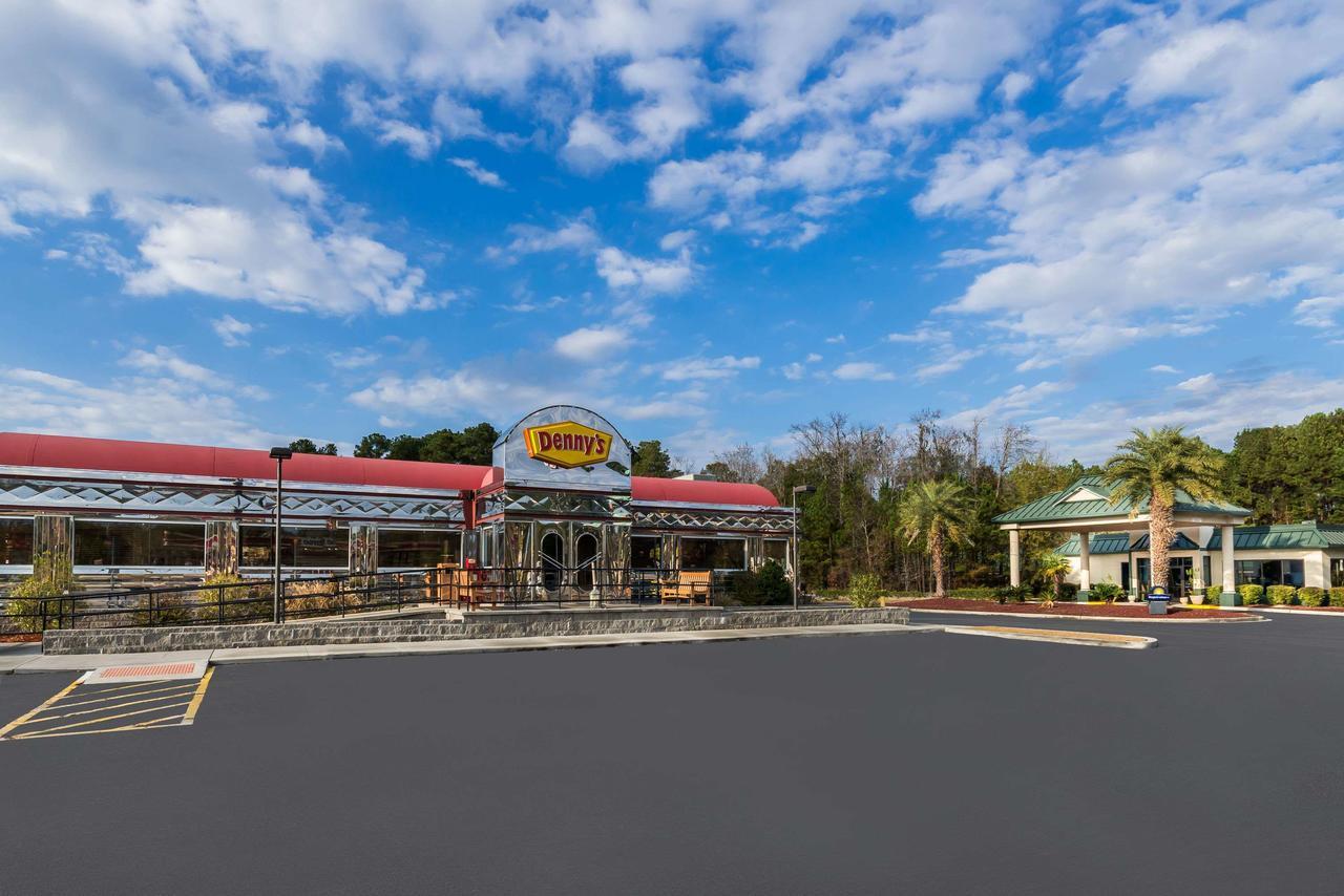 Days Inn By Wyndham Richmond Hill/Savannah Exterior photo